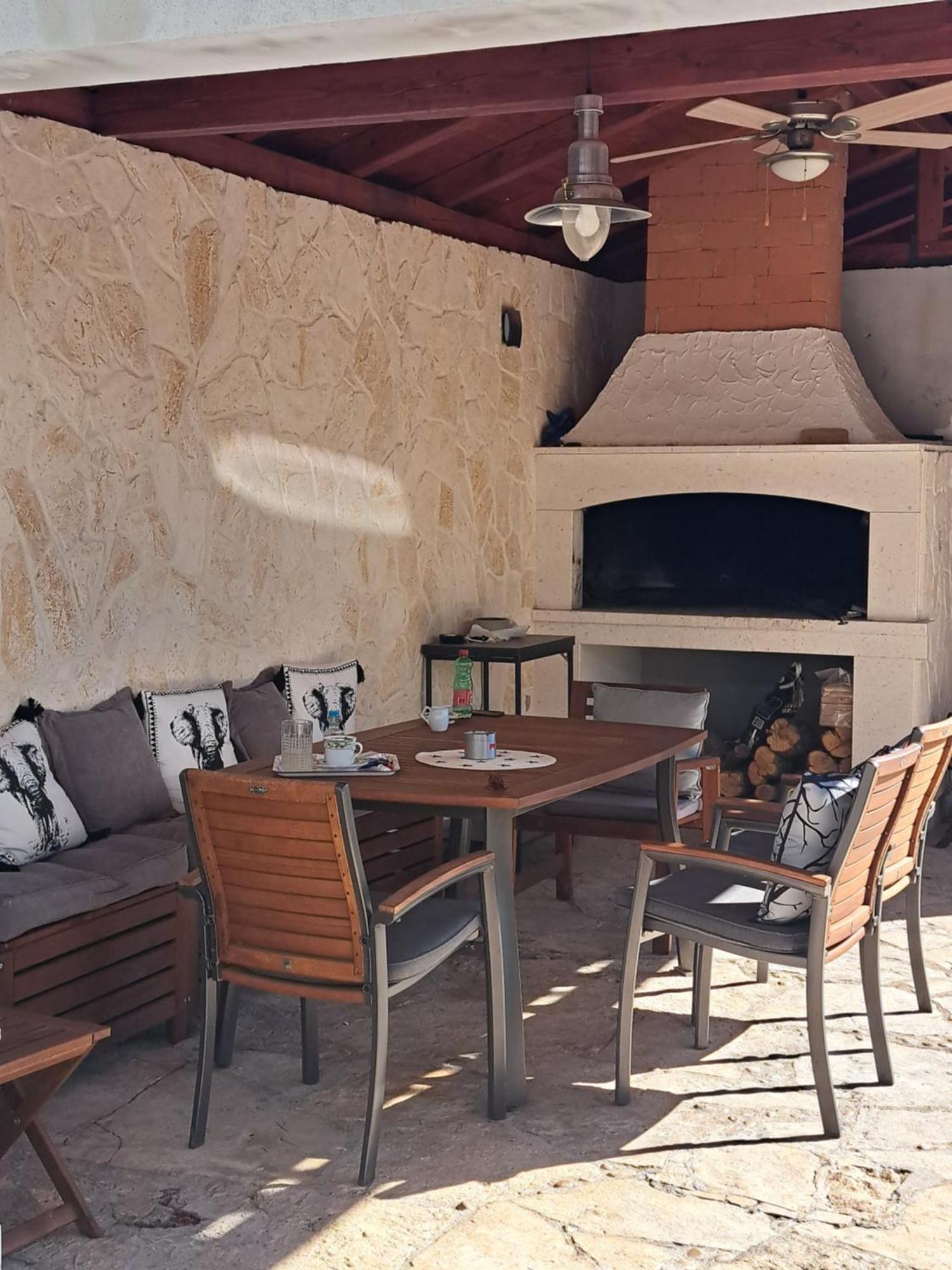 Apartmani Kameno Sidro Bilice Exterior photo